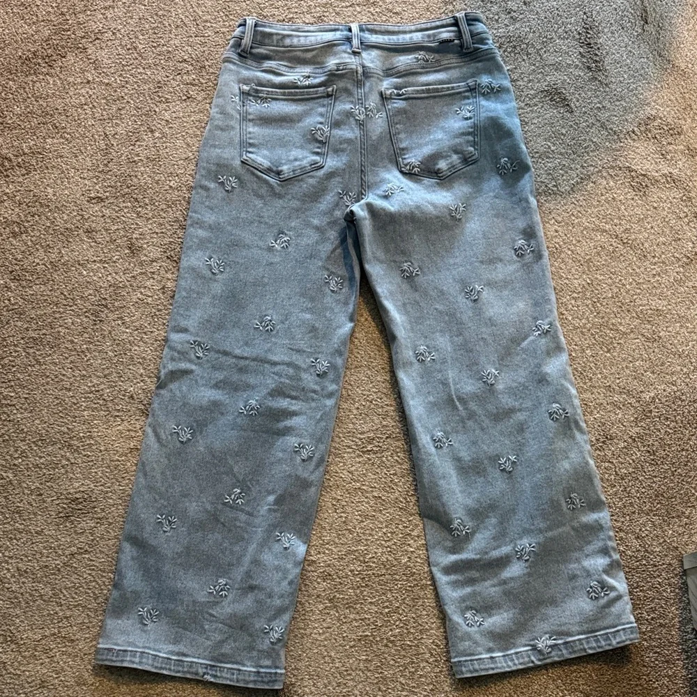 Stylish Embroidered Blue Jeans - Picture 2 of 8